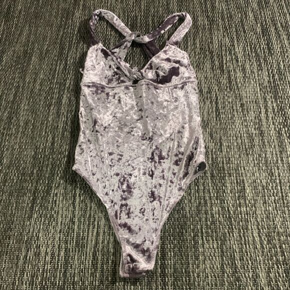 Luxe Tops - Velvet bodysuit